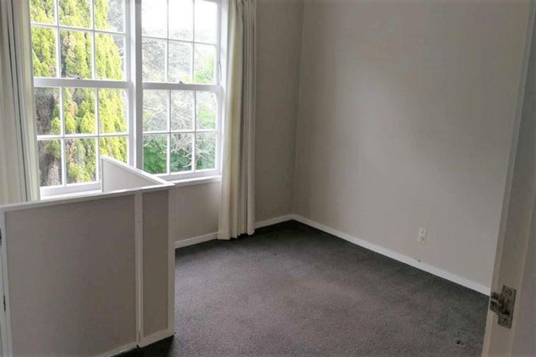 Photo of property in 13 Glenmore Road, Sunnyhills, Auckland, 2010