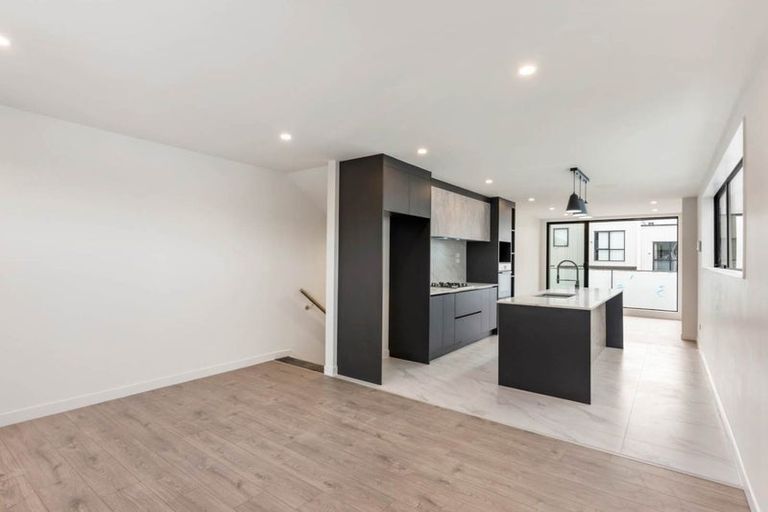 Photo of property in 41 Waihou Crescent, Albany Heights, Auckland, 0632