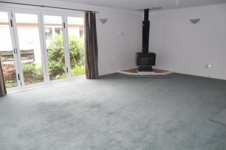 Photo of property in 63 Hillside Drive, Maoribank, Upper Hutt, 5018