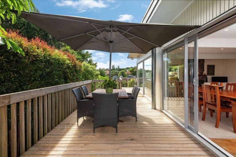 Photo of property in 44 Colmar Road, Mellons Bay, Auckland, 2014