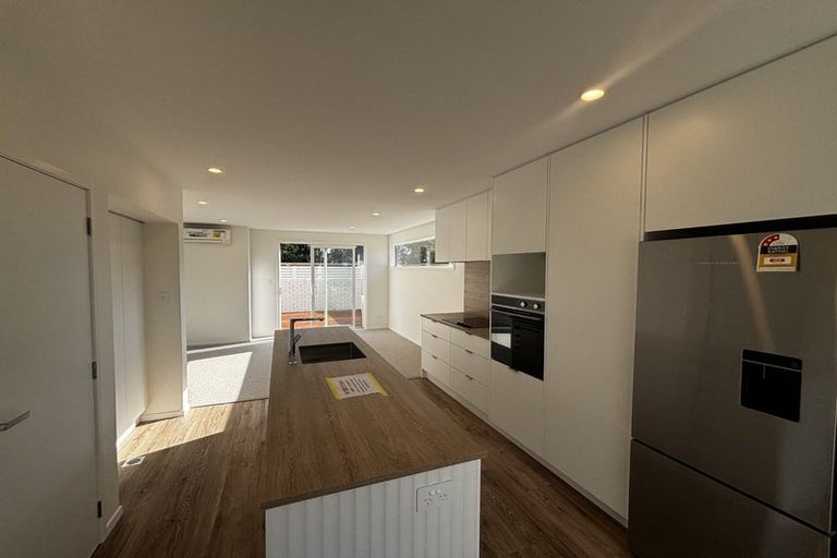 Photo of property in 4/4 Cracroft Street, Welbourn, New Plymouth, 4310