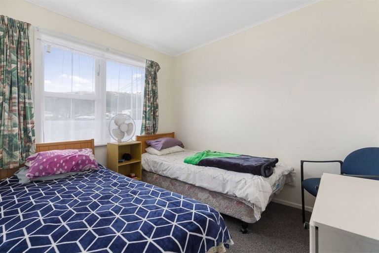 Photo of property in 25 Swansea Street, Cannons Creek, Porirua, 5024