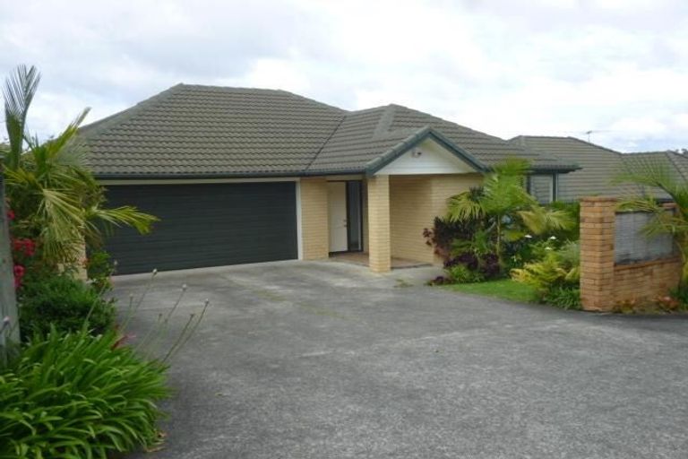 Photo of property in 3/57 Whitford Road, Botany Downs, Auckland, 2014