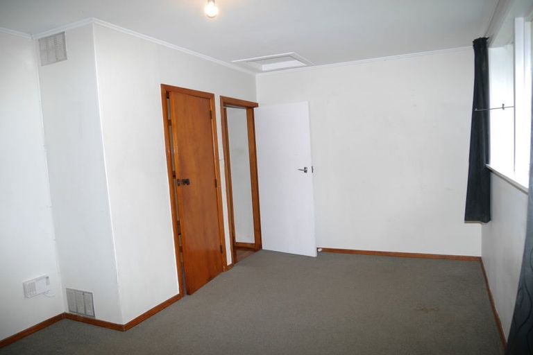 Photo of property in 7-9 York Place, Cannons Creek, Porirua, 5024