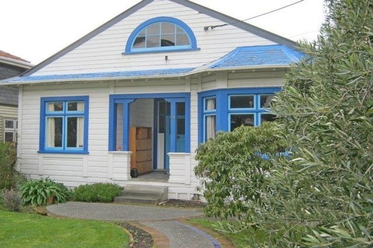 Photo of property in 79 Queens Drive, Lyall Bay, Wellington, 6022