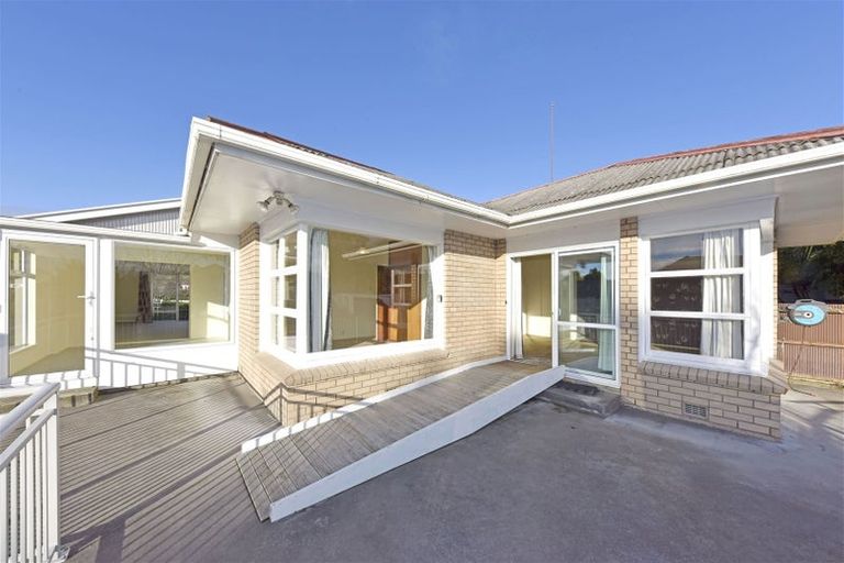 Photo of property in 67 Eastern Terrace, Beckenham, Christchurch, 8023