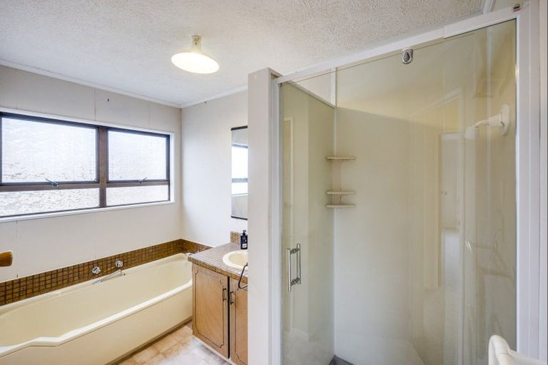 Photo of property in 2/12 Lannie Place, Greenmeadows, Napier, 4112