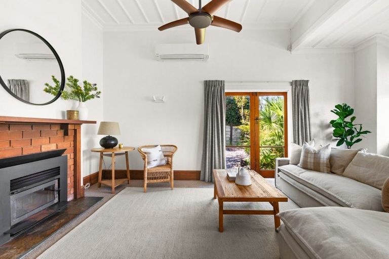 Photo of property in 79 Milton Road, Bluff Hill, Napier, 4110