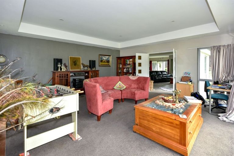 Photo of property in 335 Kainga Road, Kainga, Christchurch, 8083