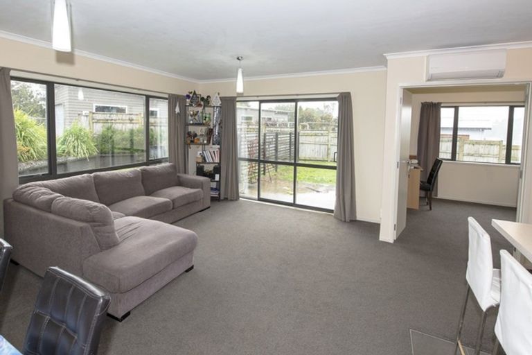 Photo of property in 8 Dunbar Place, Highlands Park, New Plymouth, 4312