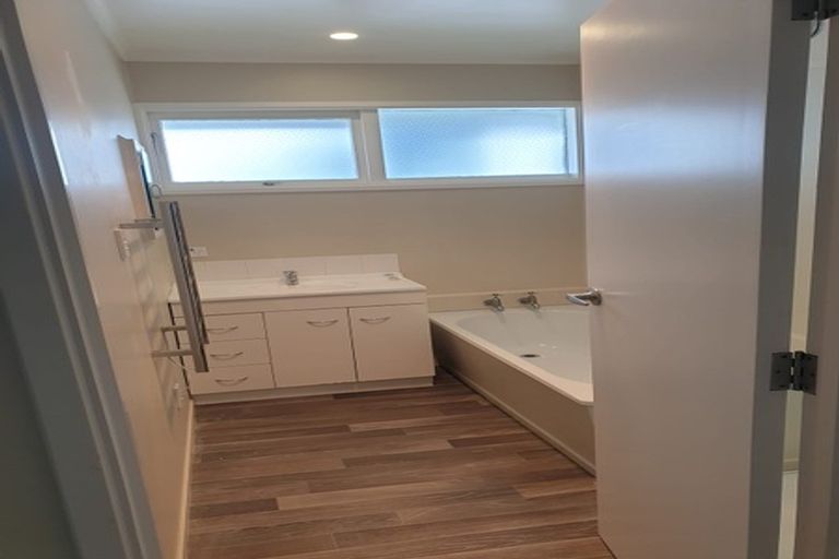 Photo of property in 1/15 Dodson Avenue, Milford, Auckland, 0620