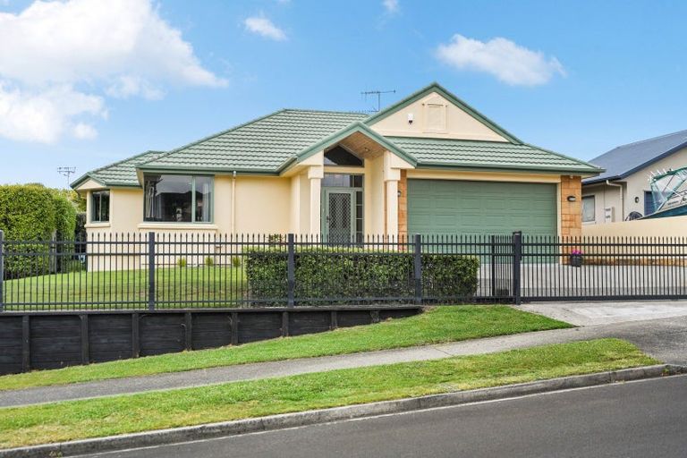 Photo of property in 3 Highgrove Drive, Grandview Heights, Hamilton, 3200