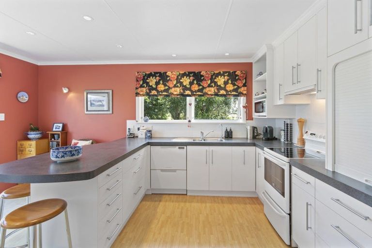 Photo of property in 147 Koputaroa Road, Levin, 5575