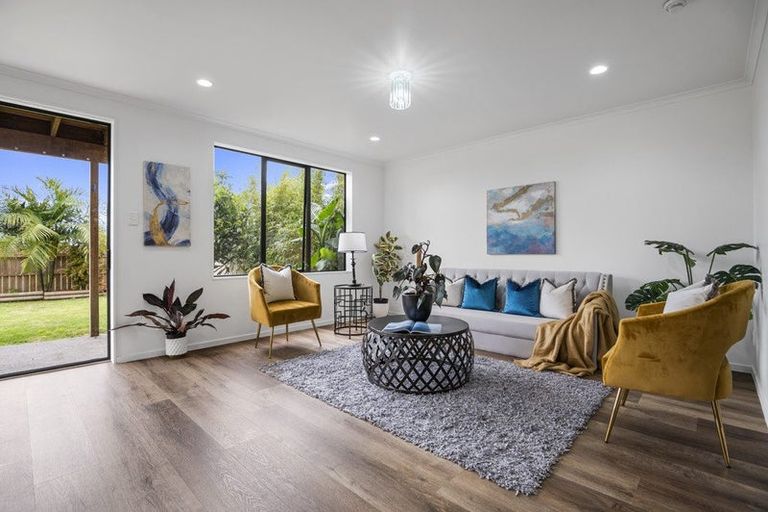 Photo of property in 32 Secoia Crescent, Mangere, Auckland, 2022