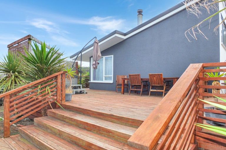 Photo of property in 22 Hennessy Street East, Foxton Beach, Foxton, 4815