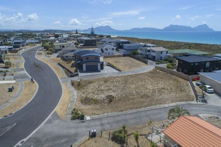 Photo of property in 147 Bream Bay Drive, Ruakaka, 0116