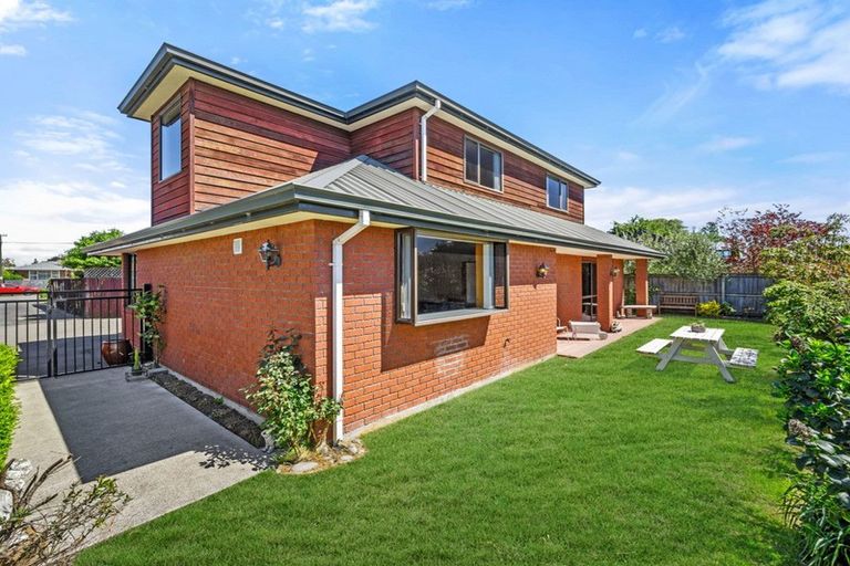 Photo of property in 2/18 Wentworth Street, Ilam, Christchurch, 8041