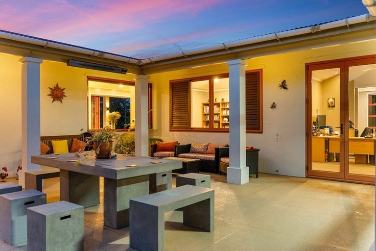 Photo of property in 15 Kaipara Road, Papakura, 2582