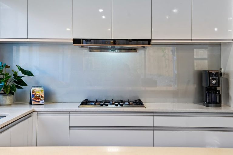 Photo of property in 463 Beach Road, Murrays Bay, Auckland, 0630