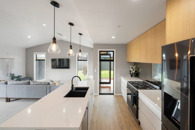 Photo of property in 34 Mike Smith Drive, Cambridge, 3434