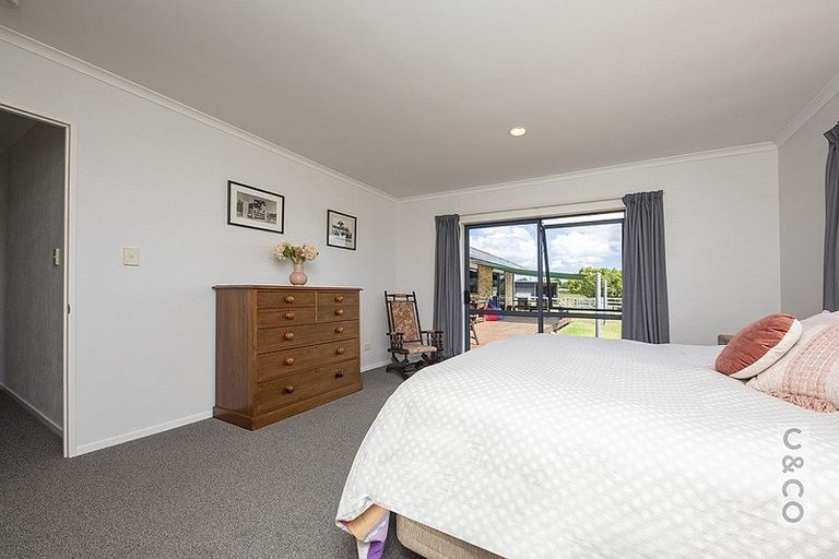 Photo of property in 118 Cottle Road, Taupaki, Henderson, 0782