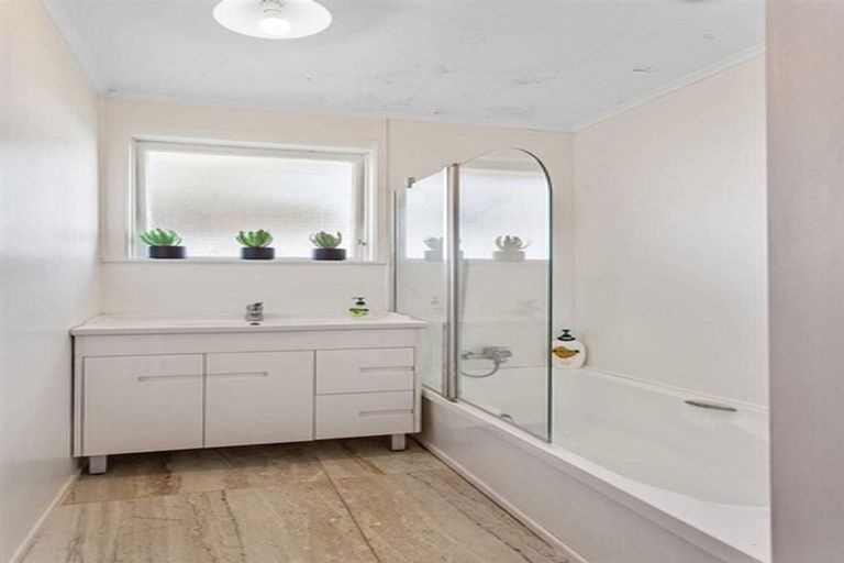 Photo of property in 8 Lympne Lane, Mangere, Auckland, 2022