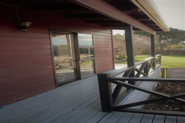 Photo of property in 43 Waimumu Road, Massey, Auckland, 0614