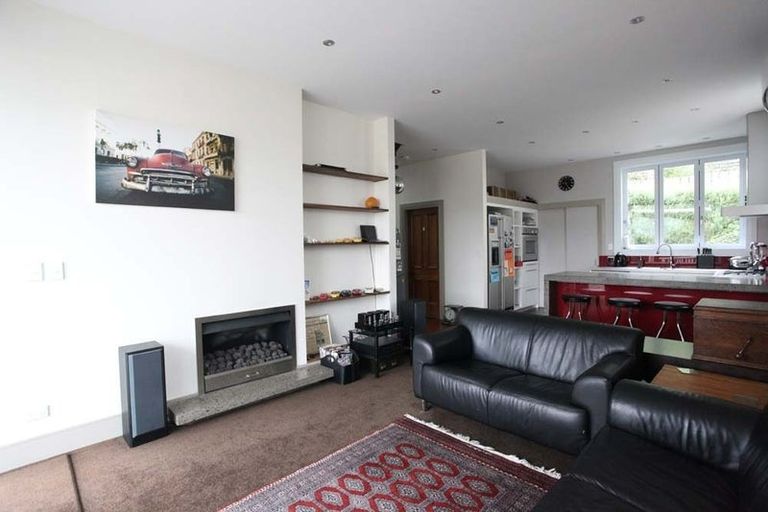 Photo of property in 54 Hawker Street, Mount Victoria, Wellington, 6011