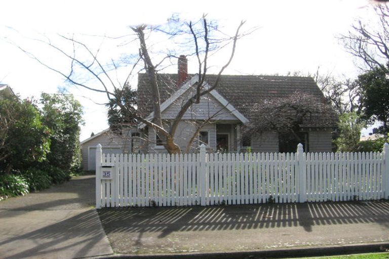 Photo of property in 35 Stanley Avenue, Palmerston North, 4414