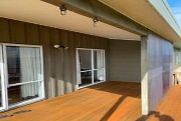 Photo of property in 57b Everglade Drive, Goodwood Heights, Auckland, 2105