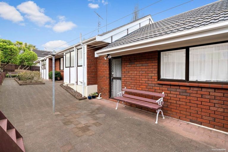 Photo of property in 46 Glenfern Road, Mellons Bay, Auckland, 2014