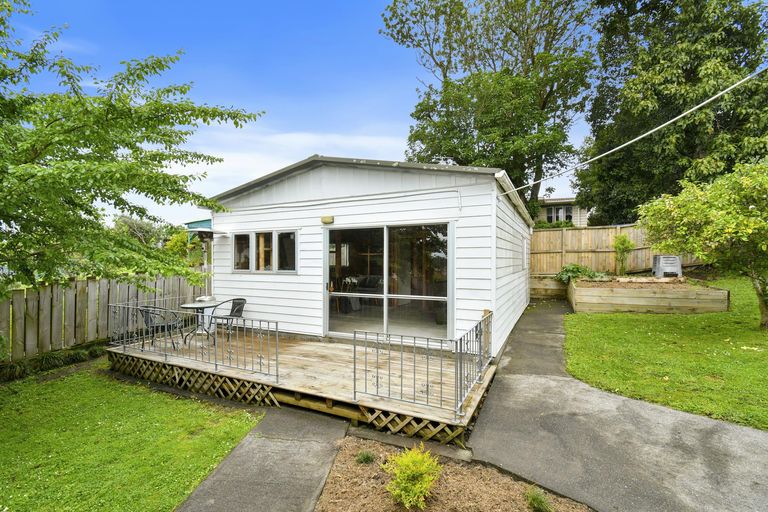 Photo of property in 15 Rembrandt Place, Opaheke, Papakura, 2113