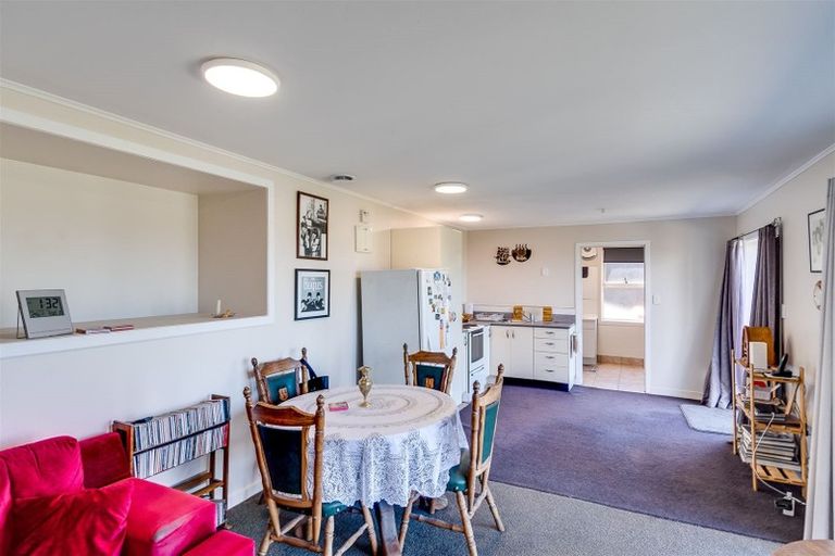 Photo of property in 27a Enfield Road, Hospital Hill, Napier, 4110