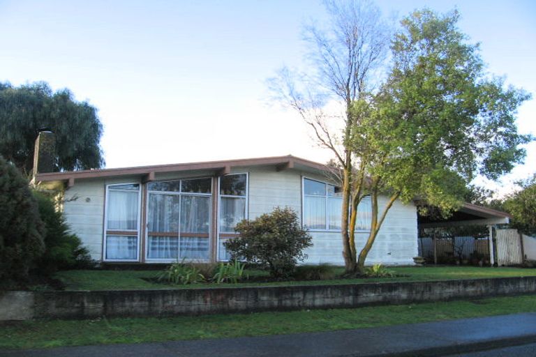 Photo of property in 6 Cortes Crescent, Flaxmere, Hastings, 4120