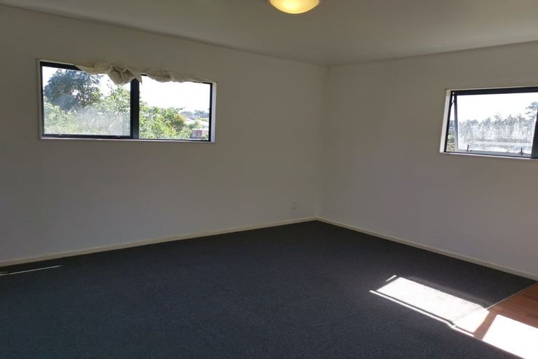 Photo of property in 18 Kiernan Place, Kelston, Auckland, 0602