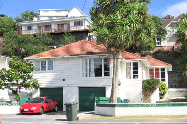 Photo of property in 24 Severn Street, Island Bay, Wellington, 6023