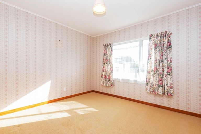 Photo of property in 38 Abraham Crescent, Milson, Palmerston North, 4414
