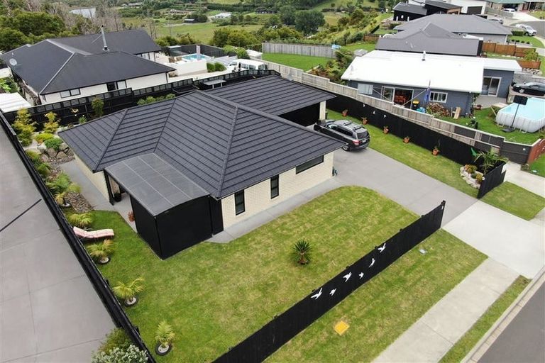 Photo of property in 9 Manatu Close, Whangamata, 3691