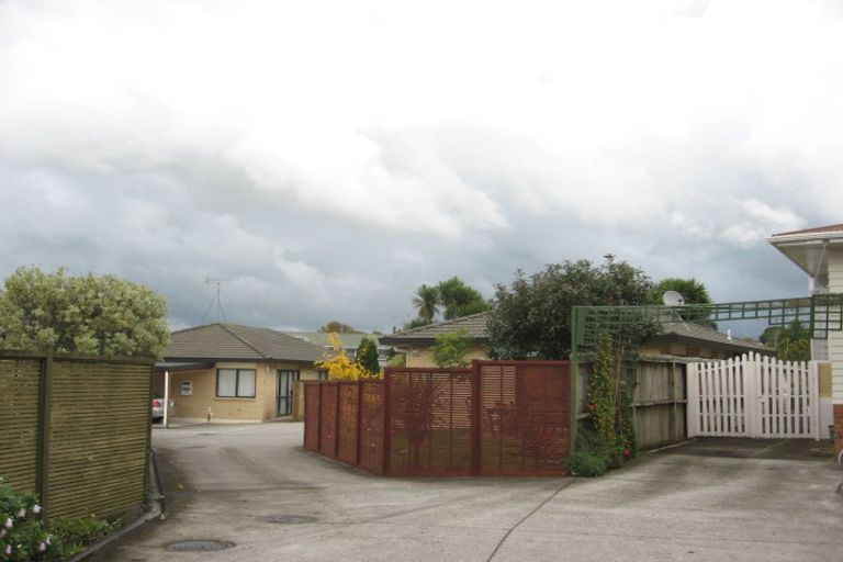 Photo of property in 16 Ussher Place, Pakuranga Heights, Auckland, 2010