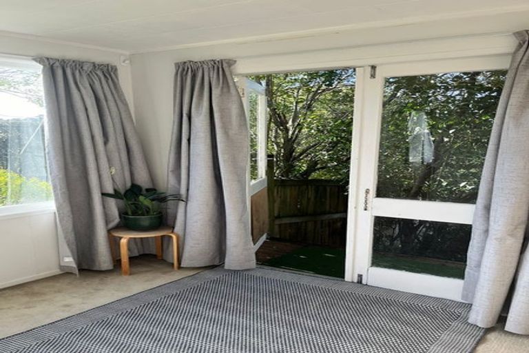 Photo of property in 495 Beach Road, Murrays Bay, Auckland, 0630