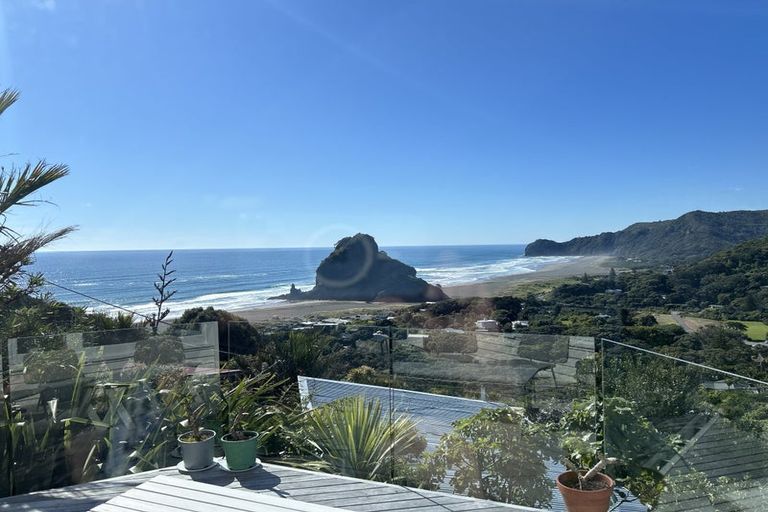 Photo of property in 42 Rayner Road, Piha, 0772