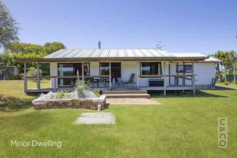 Photo of property in 144 Taupaki Road, Taupaki, Henderson, 0782