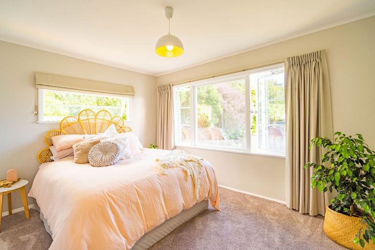 Photo of property in 12b Tiromoana Road, Raumati South, Paraparaumu, 5032