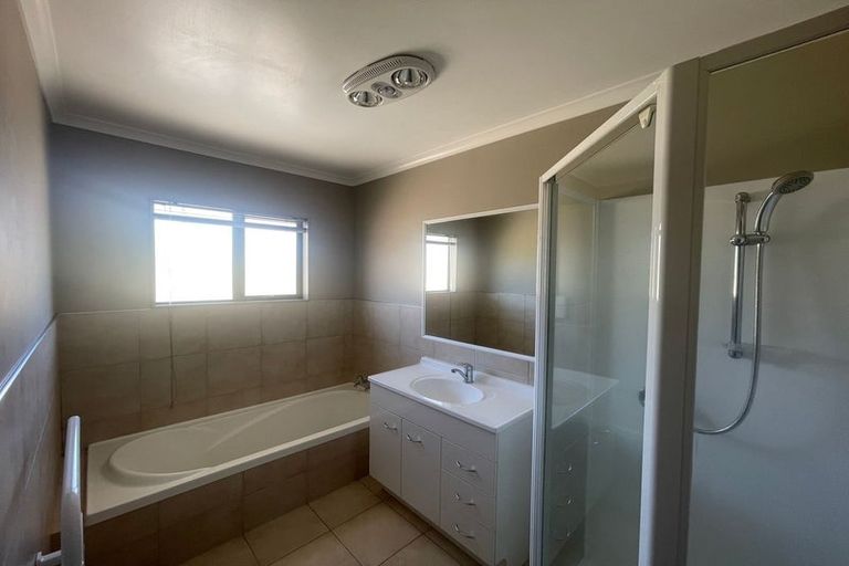 Photo of property in 11 Innisowen Place, Flat Bush, Auckland, 2019