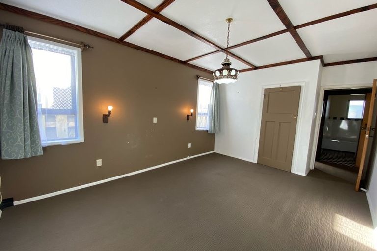 Photo of property in 10 Seafront Road, Castlecliff, Whanganui, 4501