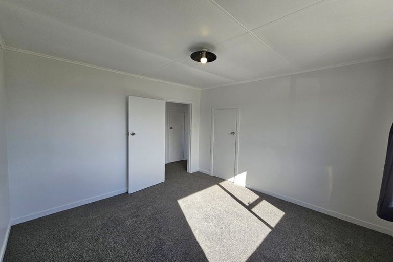 Photo of property in 10 Paritutu Road, Spotswood, New Plymouth, 4310