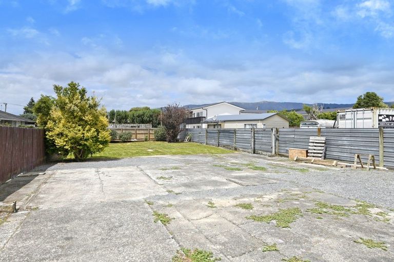 Photo of property in 102 Gibbons Street, Ebdentown, Upper Hutt, 5018