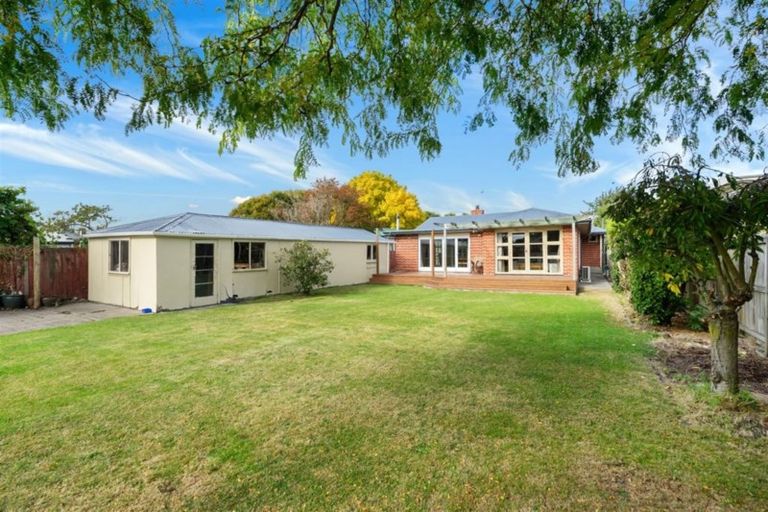 Photo of property in 225 Innes Road, St Albans, Christchurch, 8052