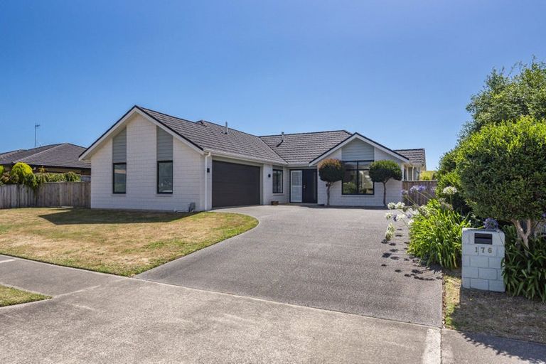 Photo of property in 176 Milne Drive, Paraparaumu, 5032