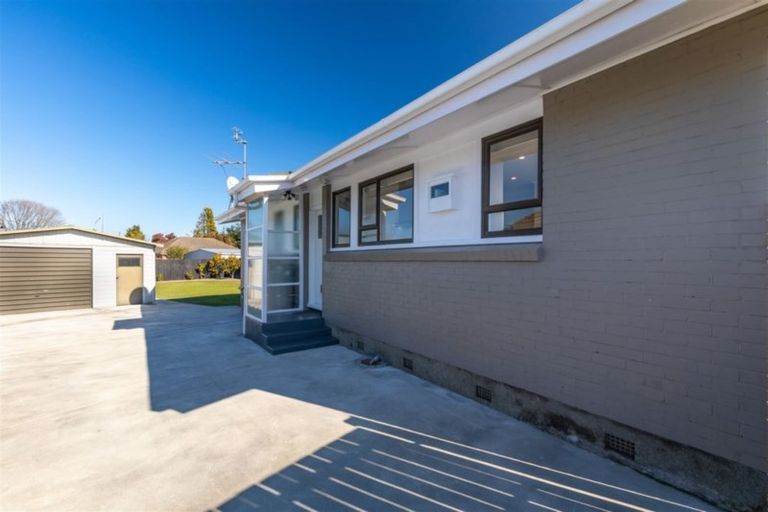 Photo of property in 24 Paddington Street, Northcote, Christchurch, 8052
